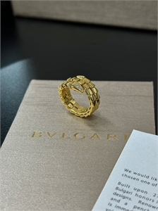 Кольцо BVLGARI один ряд без камней 171694