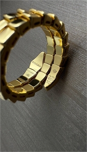 Кольцо BVLGARI один ряд без камней 171694