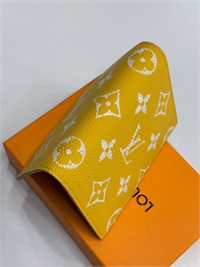 Обложка  LOUIS VUITTON 172273