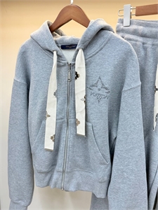 Костюм LOUIS VUITTON 173128