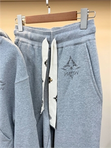 Костюм LOUIS VUITTON 173128