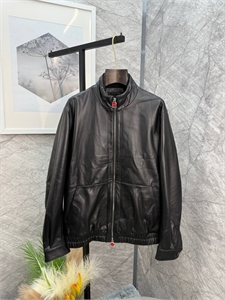 Кожаная куртка KITON 173636