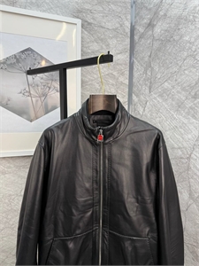 Кожаная куртка KITON 173636