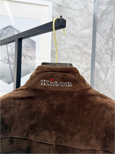 Замшевая куртка KITON 173638