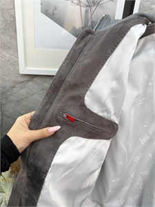 Замшевая куртка KITON 173640