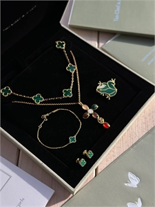 Серьги Van Cleef 174246