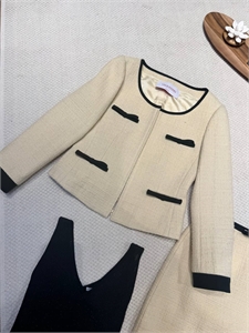 Костюм VALENTINO 174257