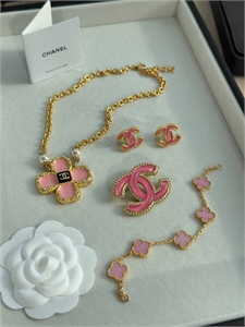 Брошь CHANEL 174505