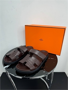 Шлепки  HERMES из кожи крокодила 174752